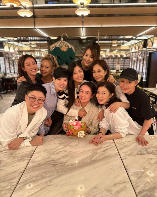 「七魔女」閨密團齊人慶祝鍾麗淇49歲生日 姊妹情深令佘詩曼感性發文:讓我的生命完整