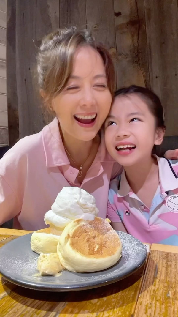 「七魔女」性感成員深圳山姆爆買! 購物車1物惹討論 網民:乜可以過關咩?