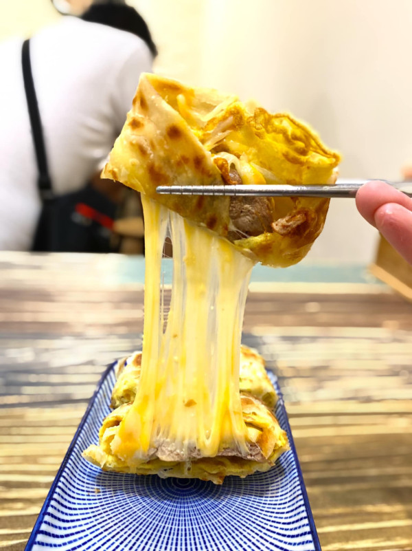 台北早餐豆漿店10間推薦！人氣阜杭豆漿＋脆皮蛋餅＋15cm爆餡饅頭 