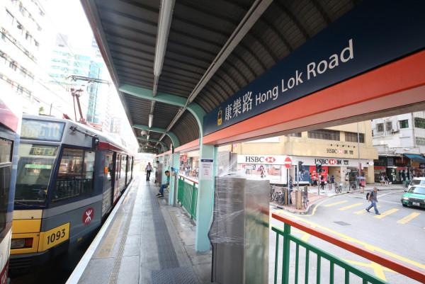 港鐵宣布，將於今年5月1日起，在輕鐵推行為期2個月的「貓狗同行」試行計劃。（資料圖片）