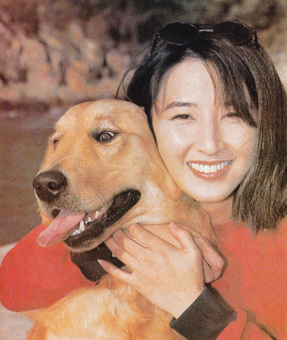 關詠荷罕有現身兌現20年前粉絲約定 淡出多年凍齡狀態驚艷全場