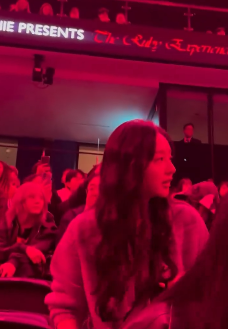 網友睇Jennie演唱會後座遇金智媛！超近距離生圖！1舉動極親民！ 