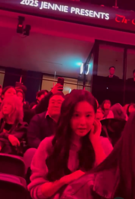 網友睇Jennie演唱會後座遇金智媛！超近距離生圖！1舉動極親民！ 