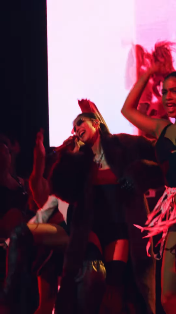 網友睇Jennie演唱會後座遇金智媛！超近距離生圖！1舉動極親民！ 