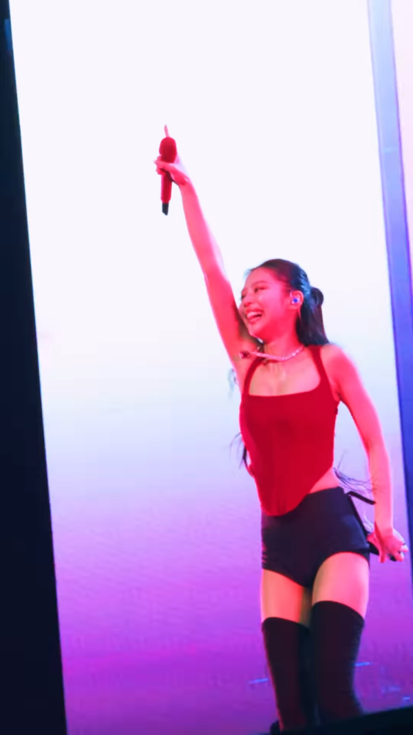 網友睇Jennie演唱會後座遇金智媛！超近距離生圖！1舉動極親民！ 