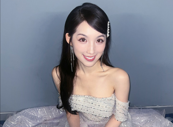 海兒28歲生日低胸晒迫爆上圍！