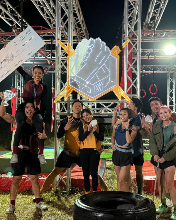 石修新抱林佑蔚遊布吉大晒火辣美照 曾為有線主播 已生一胎作風依然大膽