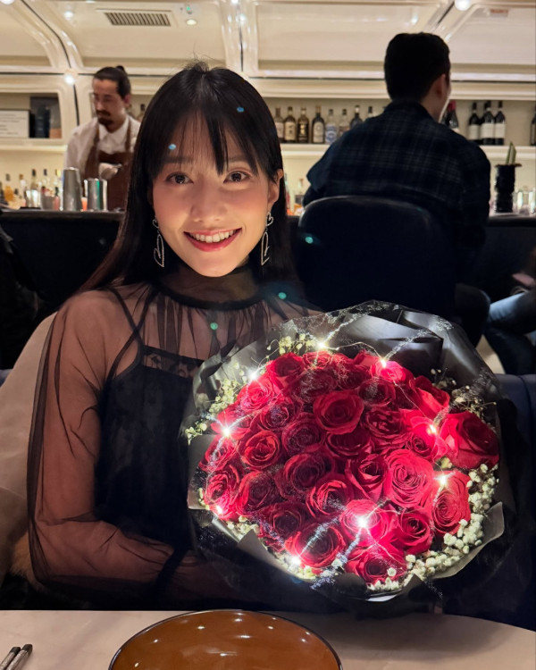 石修新抱林佑蔚遊布吉大晒火辣美照 曾為有線主播 已生一胎作風依然大膽