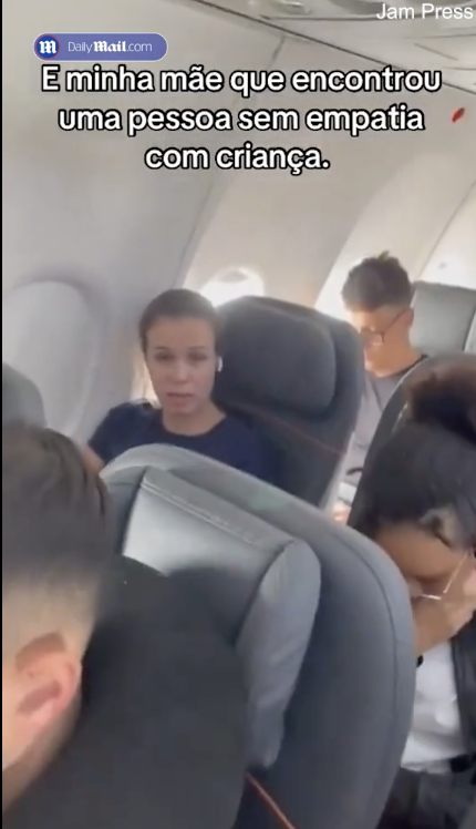 少女搭飛機窗邊位被小孩霸佔 慘被放上網公審被迫辭職 結局卻因禍得福 