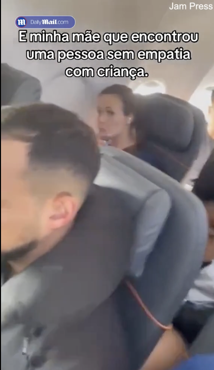 少女搭飛機窗邊位被小孩霸佔 慘被放上網公審被迫辭職 結局卻因禍得福 