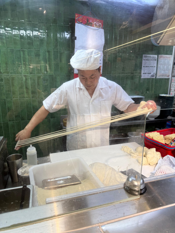 九龍城美食逾15間推薦︰清真牛肉餅+特濃沙嗲火鍋+宵夜串燒+老字號甜品