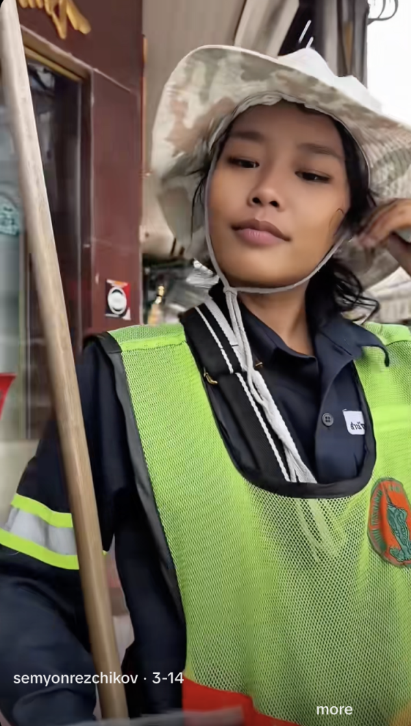 曼谷少女清潔工偶遇攝影師街拍！因1張相一夜爆紅！從此改變命運？ 