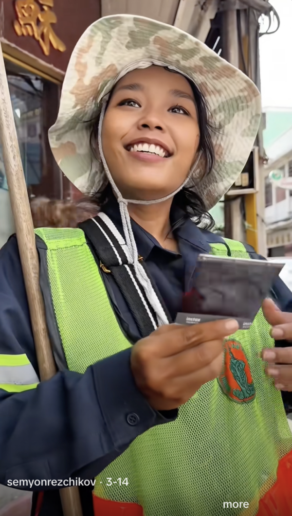 曼谷少女清潔工偶遇攝影師街拍！因1張相一夜爆紅！從此改變命運？ 