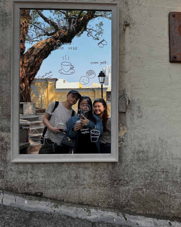 石修新抱林佑蔚遊布吉大晒火辣美照 曾為有線主播 已生一胎作風依然大膽