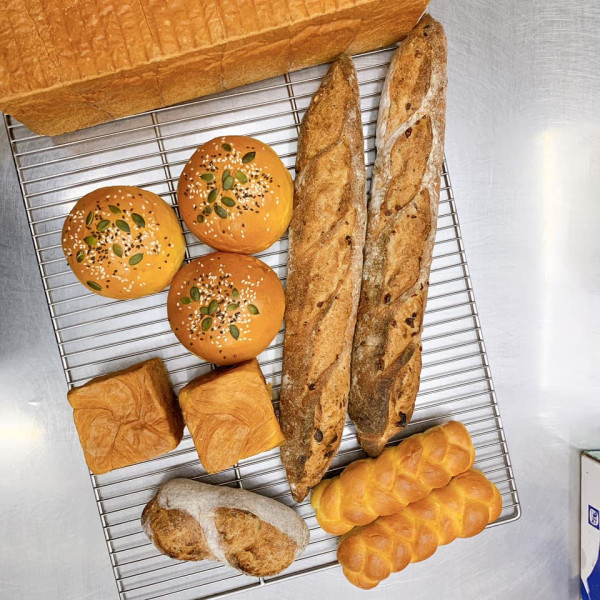 放假必去！大嶼山隱世特色美食推介  峇里度假風Cafe／LiveBand表演／一丼二食