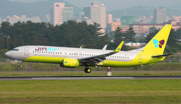 韓國廉航機師聽錯英文降落錯跑道 險與釜山航空客機相撞 