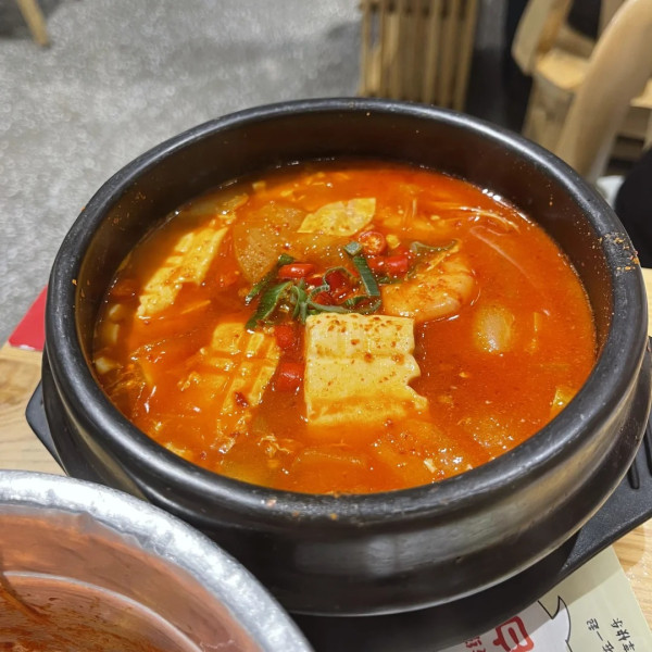 姜虎東白丁烤肉(圖片來源:小紅書@睡醒了再說) 姜虎東白丁烤肉(圖片來源:小紅書@睡醒了再說)