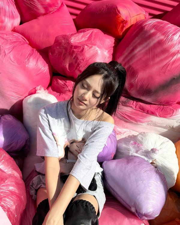 雙子座女生10大性格特質、愛情攻略、優缺點深度解析(圖片來源:thinkaboutzu@Instagram)