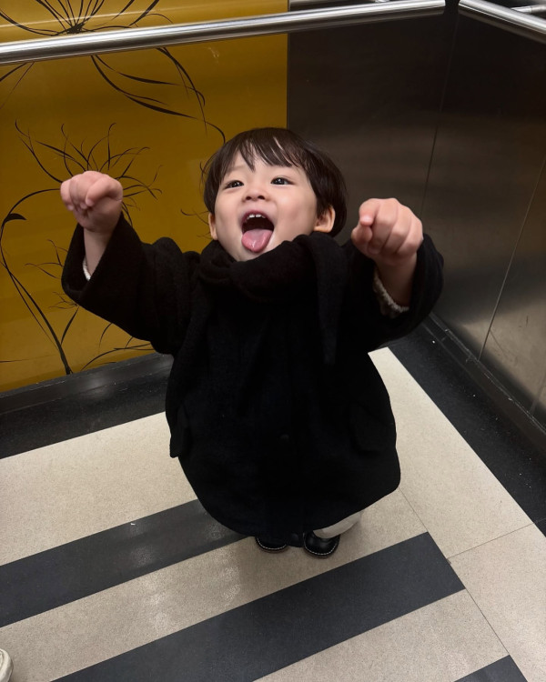 韓國超萌2歲BB封「迷你車銀優」！上節目展超強綜藝感！ 