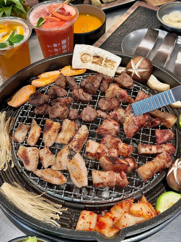 東洞烤肉大排檔(圖片來源:小紅書@東洞烤肉大排檔) 東洞烤肉大排檔(圖片來源:小紅書@東洞烤肉大排檔)