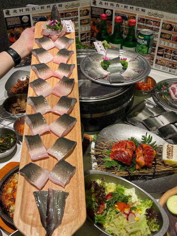 北村韓食·活烤鰻魚·大片烤肉(圖片來源:小紅書@smallkiki) 北村韓食·活烤鰻魚·大片烤肉(圖片來源:小紅書@smallkiki)
