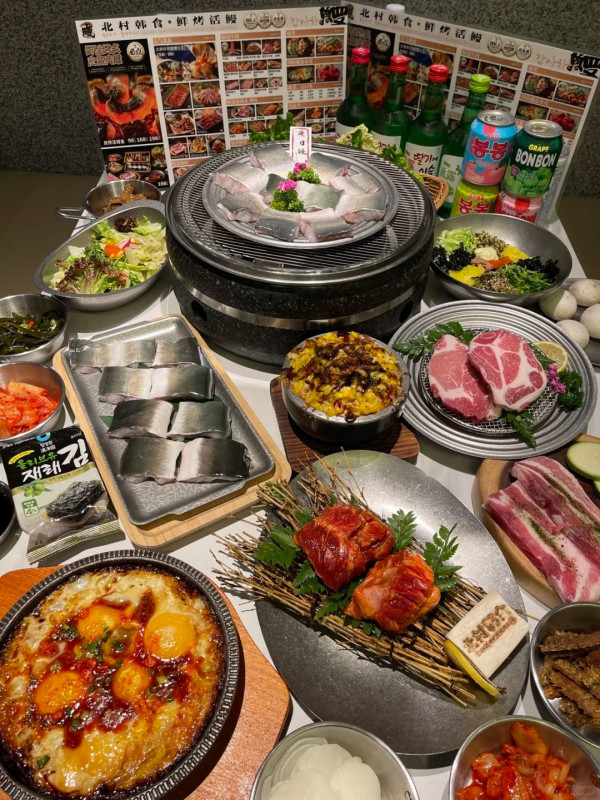 北村韓食·活烤鰻魚·大片烤肉(圖片來源:小紅書@smallkiki) 北村韓食·活烤鰻魚·大片烤肉(圖片來源:小紅書@smallkiki)