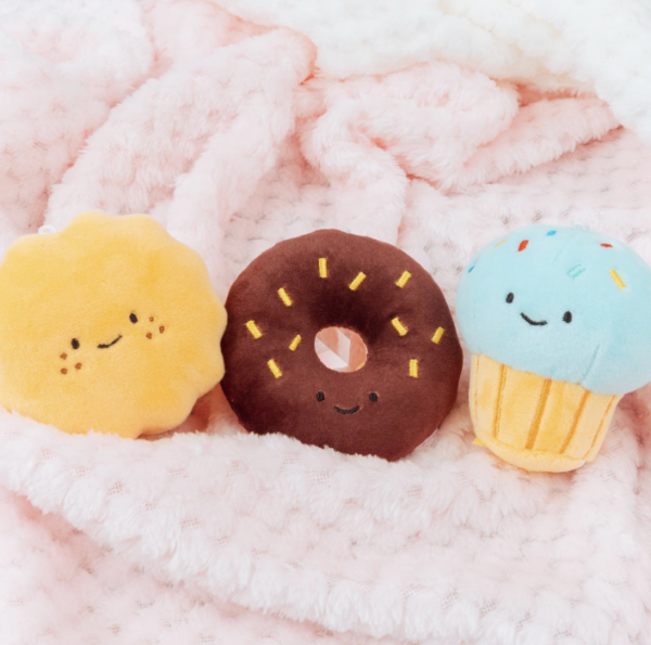 日本平替版Jellycat爆紅！可入手可愛公仔！化身麵包/蔬菜/壽司 