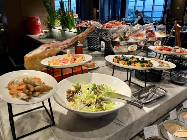 珠海仁恒洲際酒店自助餐(圖片來源:小紅書@欣菱凝静) 珠海仁恒洲際酒店自助餐(圖片來源:小紅書@欣菱凝静)