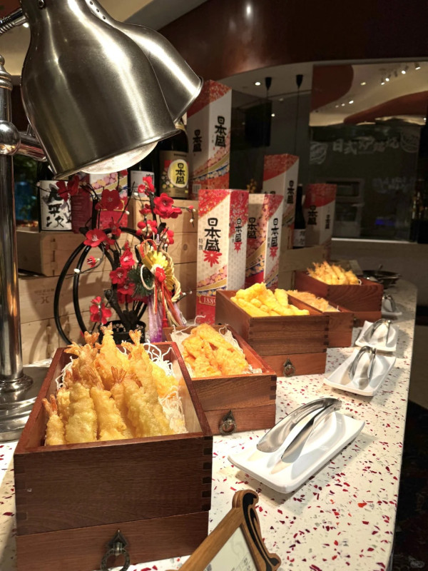 長隆橫琴灣酒店自助餐(圖片來源:小紅書@狐蝶帶你吃) 長隆橫琴灣酒店自助餐(圖片來源:小紅書@狐蝶帶你吃)