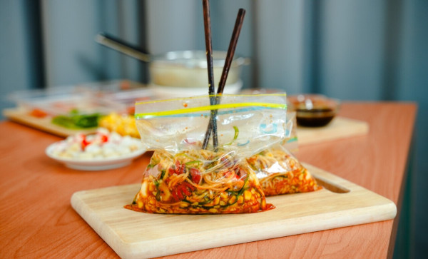 高鈉食物3款不鹹吃過量易傷腎1款在早餐常吃！身體高鈉反應醫生教3招排鈉