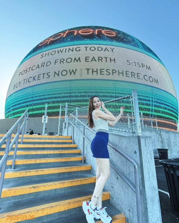 李蘊認離婚後飛拉斯維加斯旅行 33歲保養得宜曬長腿:多出去看看