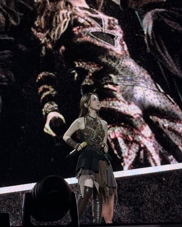 李蘊認離婚後飛拉斯維加斯旅行 33歲保養得宜曬長腿:多出去看看