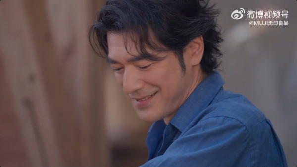 金城武闊別8年出山拍廣告 神顏依舊零走樣震驚網民：終於營業了 