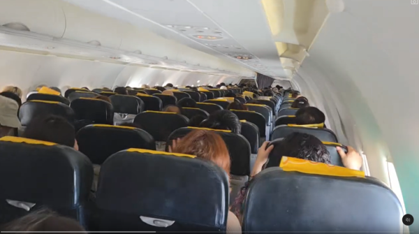 旅客呻搭廉航因1事被嚇窒 落機後即刻加大保額 網民恥笑:唔好再去旅行