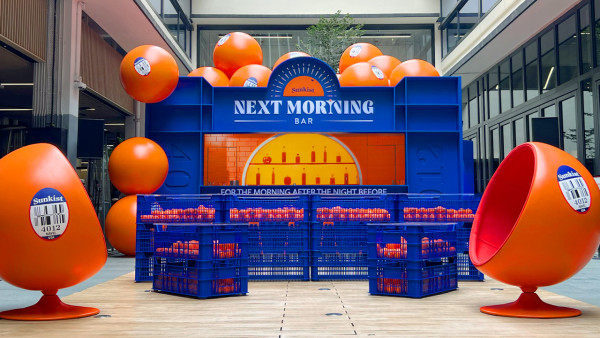 新奇士期間限定快閃吧登陸中環   免費派特調雞尾酒/橙造型慕絲蛋糕