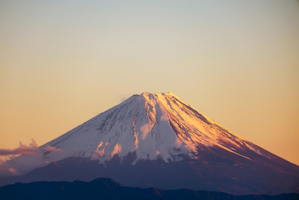 遊日注意︱日本九州火山「新燃岳」活動加劇  警戒級別升至3級隨時噴發禁止入山 