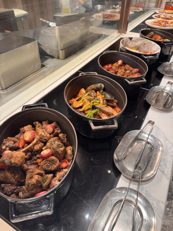 珠海華發萬豪酒店自助餐(圖片來源:小紅書@墨魚愛吃吃) 珠海華發萬豪酒店自助餐(圖片來源:小紅書@墨魚愛吃吃)