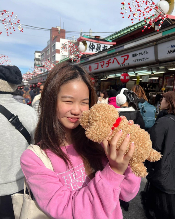 聲夢小花遊越南獲讚越大越靚 經常周遊列國 原來家底豐厚?