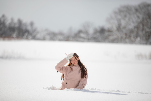 聲夢小花遊越南獲讚越大越靚 經常周遊列國 原來家底豐厚?