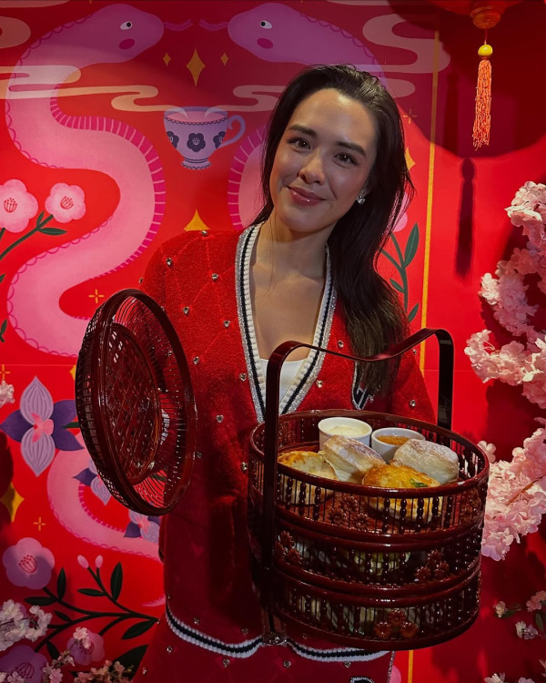 性感星二代曬海邊寫真前凸後翹！比堅尼谷盡5吋事業線完美複製媽媽