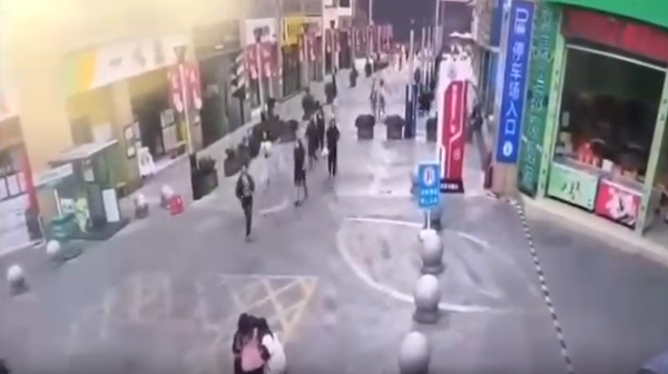 緬甸地震｜中國雲南多棟建築物被震垮 房屋瞬間倒榻恐怖影片曝光 