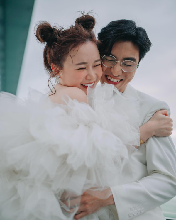 年度回顧｜盤點2025年13對結婚藝人！女神息影25年秘婚超意外、螢幕情侶閃婚報喜