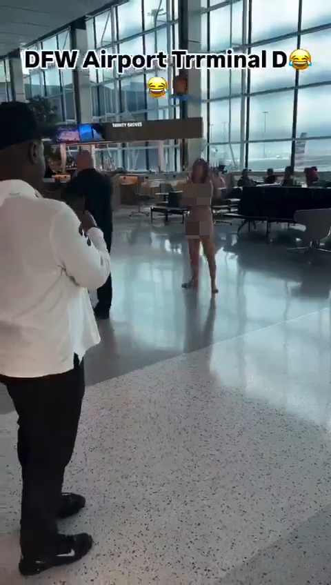 裸女大鬧美國機場刺傷他人 自稱迪士尼公主 背後原因惹心酸 