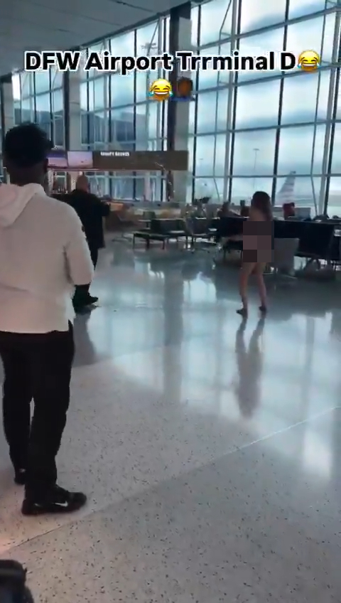 裸女大鬧美國機場刺傷他人 自稱迪士尼公主 背後原因惹心酸 