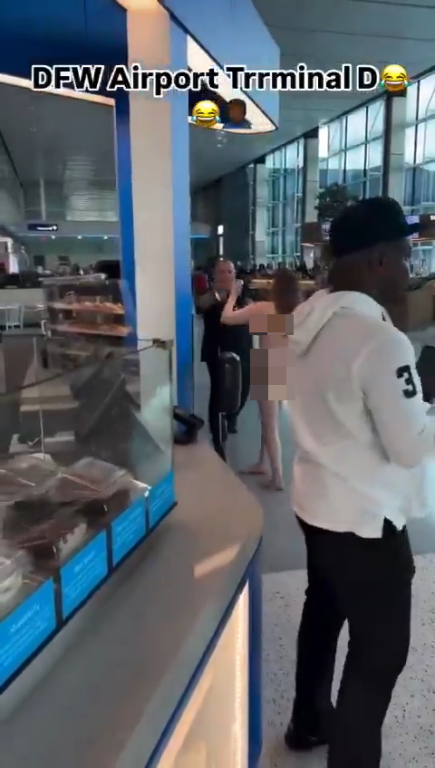 裸女大鬧美國機場刺傷他人 自稱迪士尼公主 背後原因惹心酸 