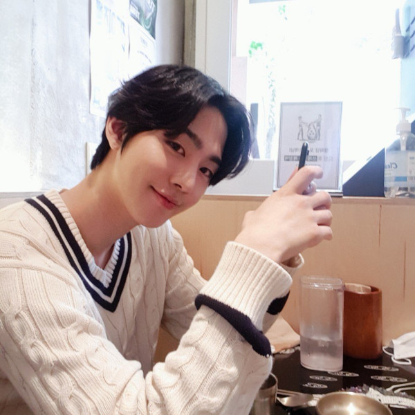 安孝燮 - 中分短髮男生髮型