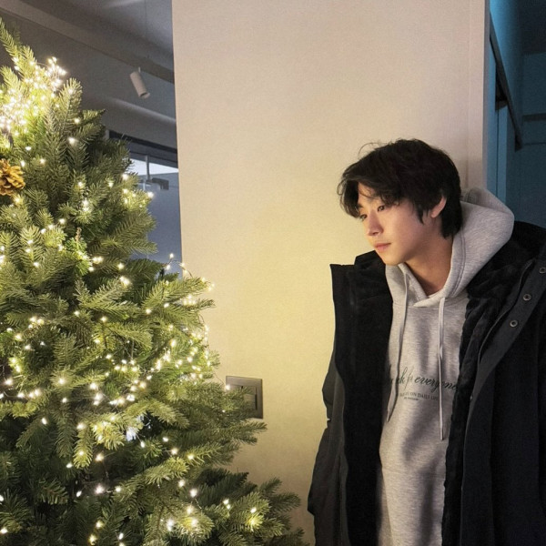 安孝燮 - 中分短髮男生髮型