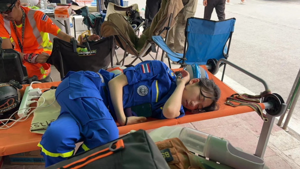 緬甸地震|18歲中國女大生志願赴曼谷救災 形容廢墟下很多人 母感驕傲又心疼