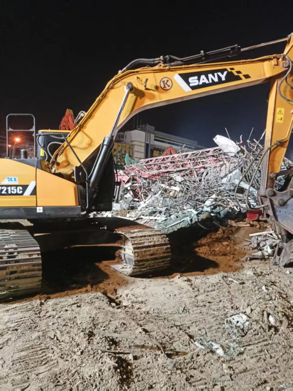 緬甸地震|18歲中國女大生志願赴曼谷救災 形容廢墟下很多人 母感驕傲又心疼