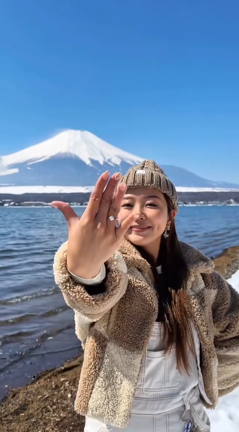 29歲女藝人曝結婚喜訊奢華過大禮 豪晒10對龍鳳鈪！轉型KOL後吸金力驚人